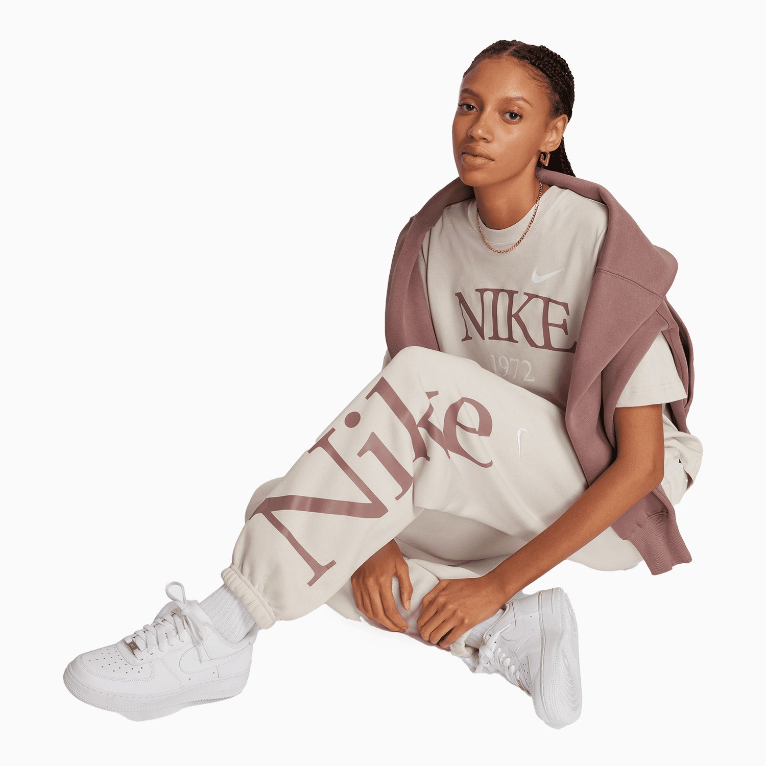 nike-womens-sportswear-phoenix-fleece-outfit-fn3654-104