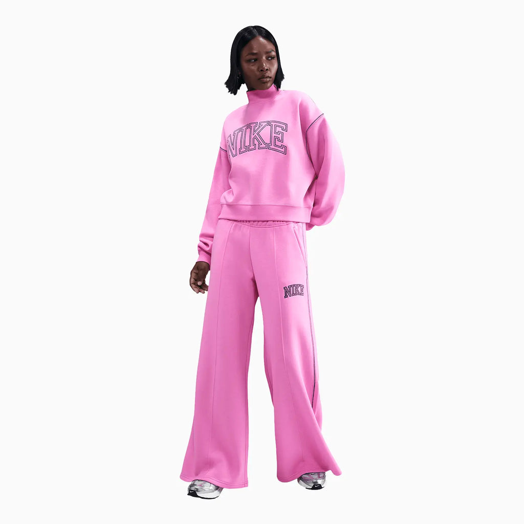 Nike Women's Sportswear Phoenix Fleece Outfit