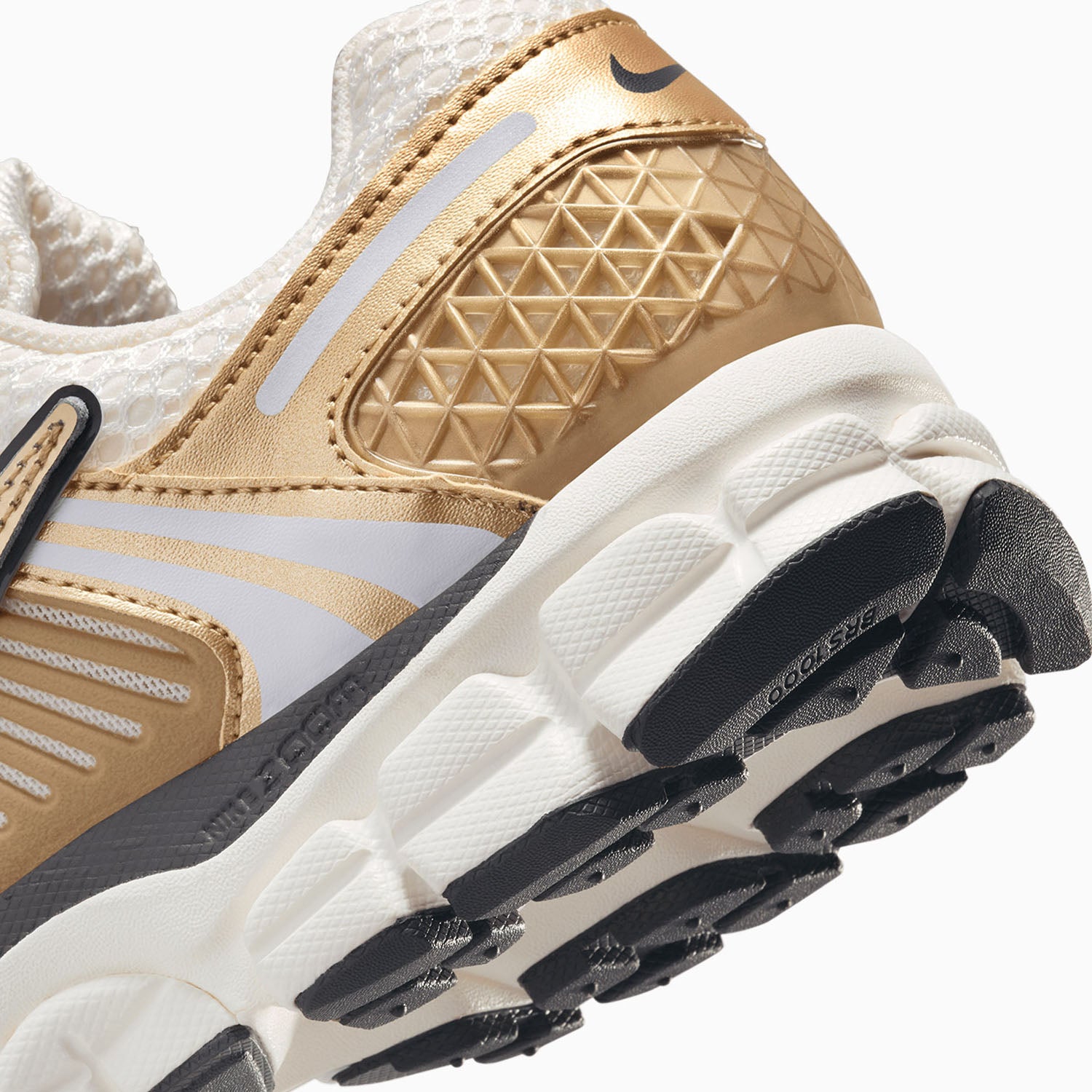 nike-womens-zoom-vomero-5-metallic-gold-shoes-hf7723-001