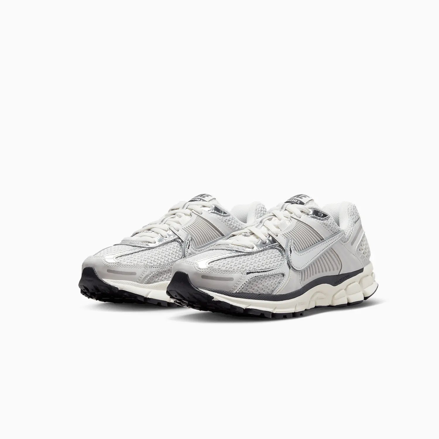 Women's Zoom Vomero 5 "Photon Dust Metallic" Nike - Tops and Bottoms USA