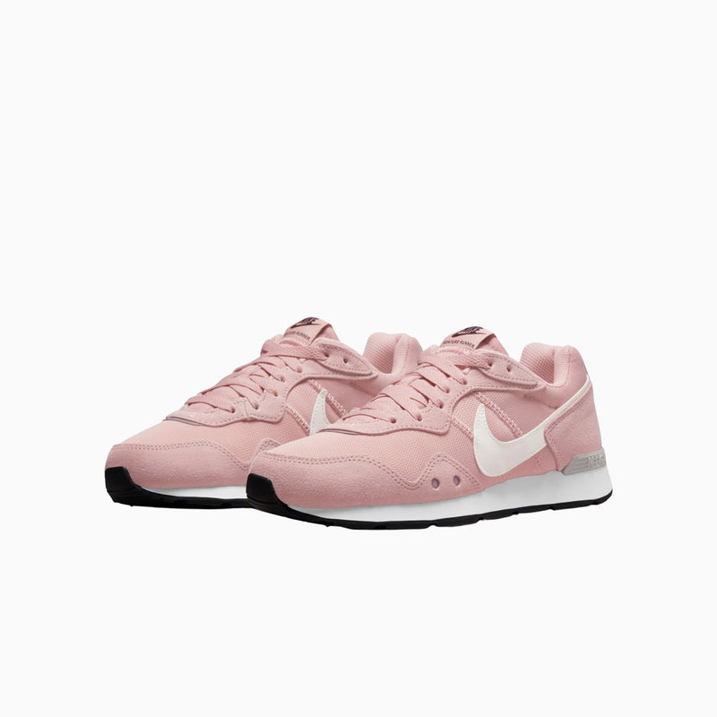 Women's Nike Venture Runner - Breathable mesh and suede with reflective details