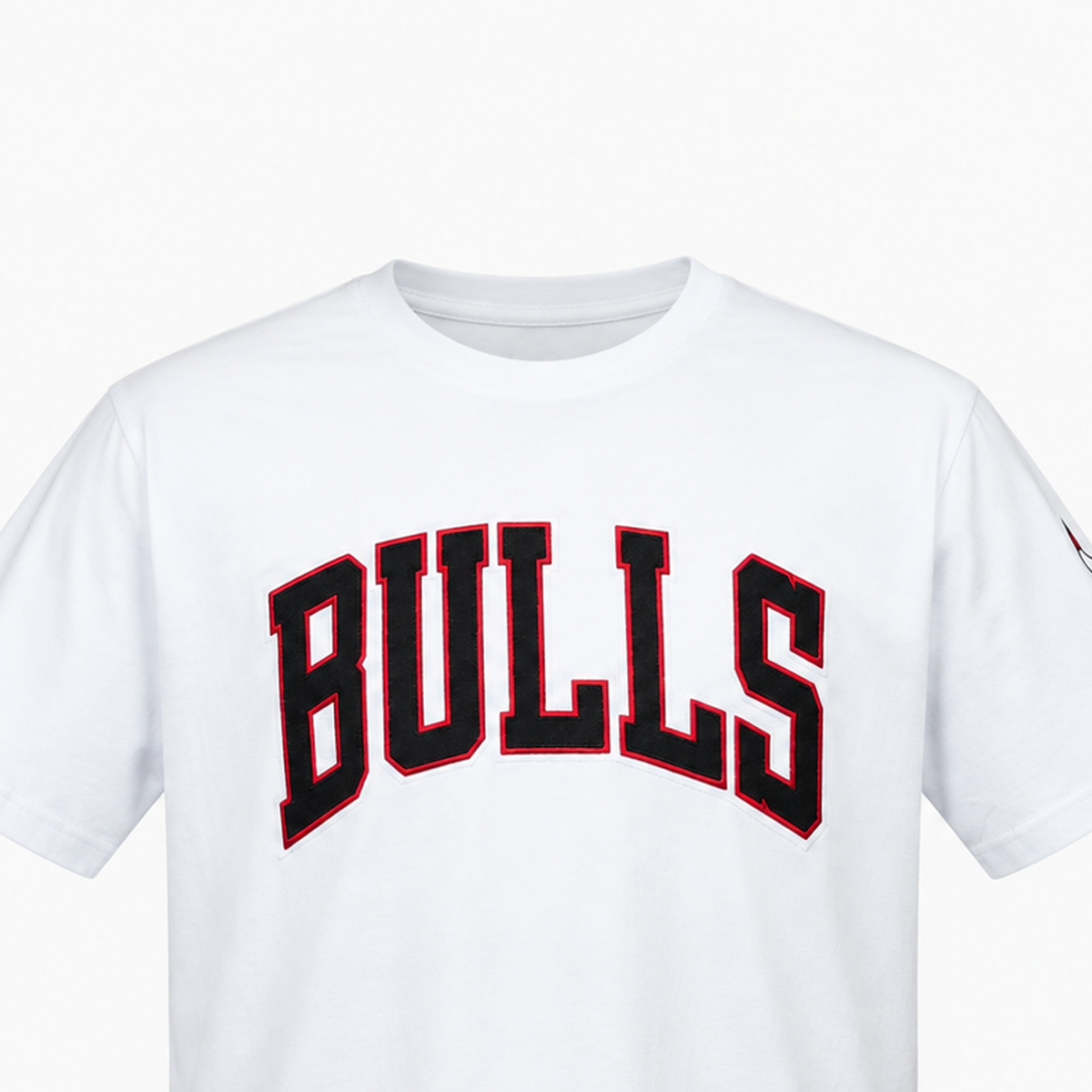 Men's Chicago Bulls Classic Chenille Logo T-Shirt