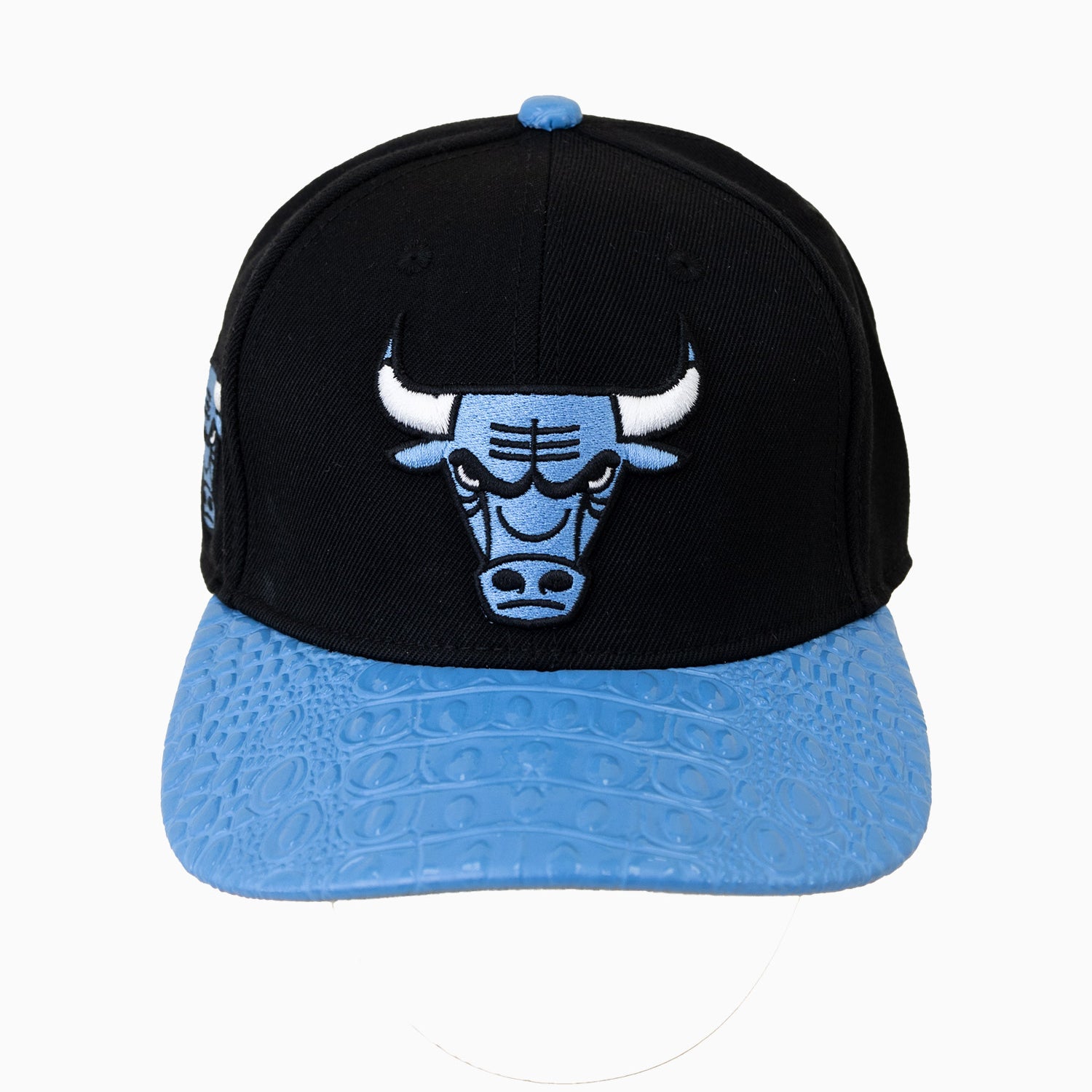 pro-standard-mens-chicago-bulls-nba-leather-visor-wool-snapback-hat-bcb758877-bun