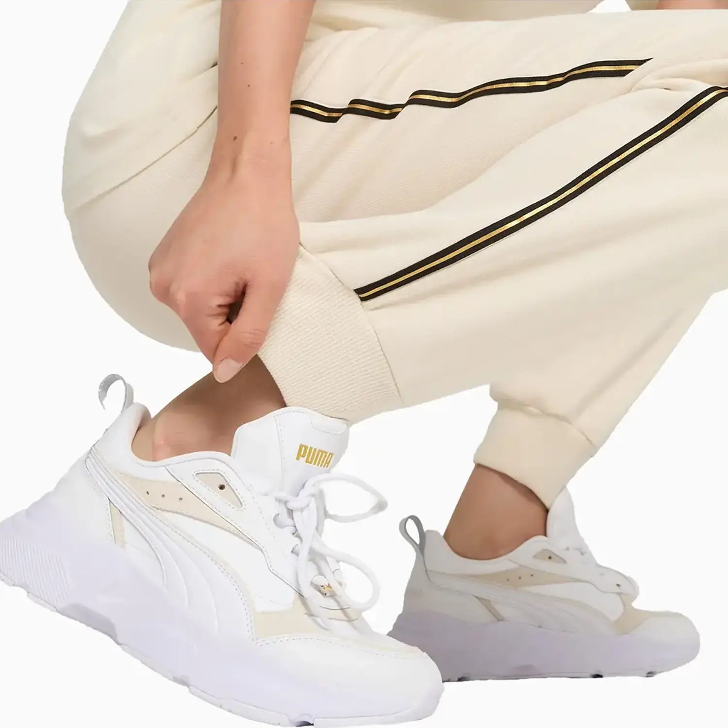 Puma Women's ESS Tape Minimal Gold Outfit Puma Women's ESS Tape Minimal Gold Outfit