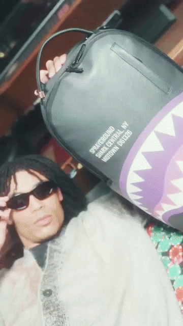 sprayground-shark-central-viola-360-dlxsv-backpack-b6408-blkprp