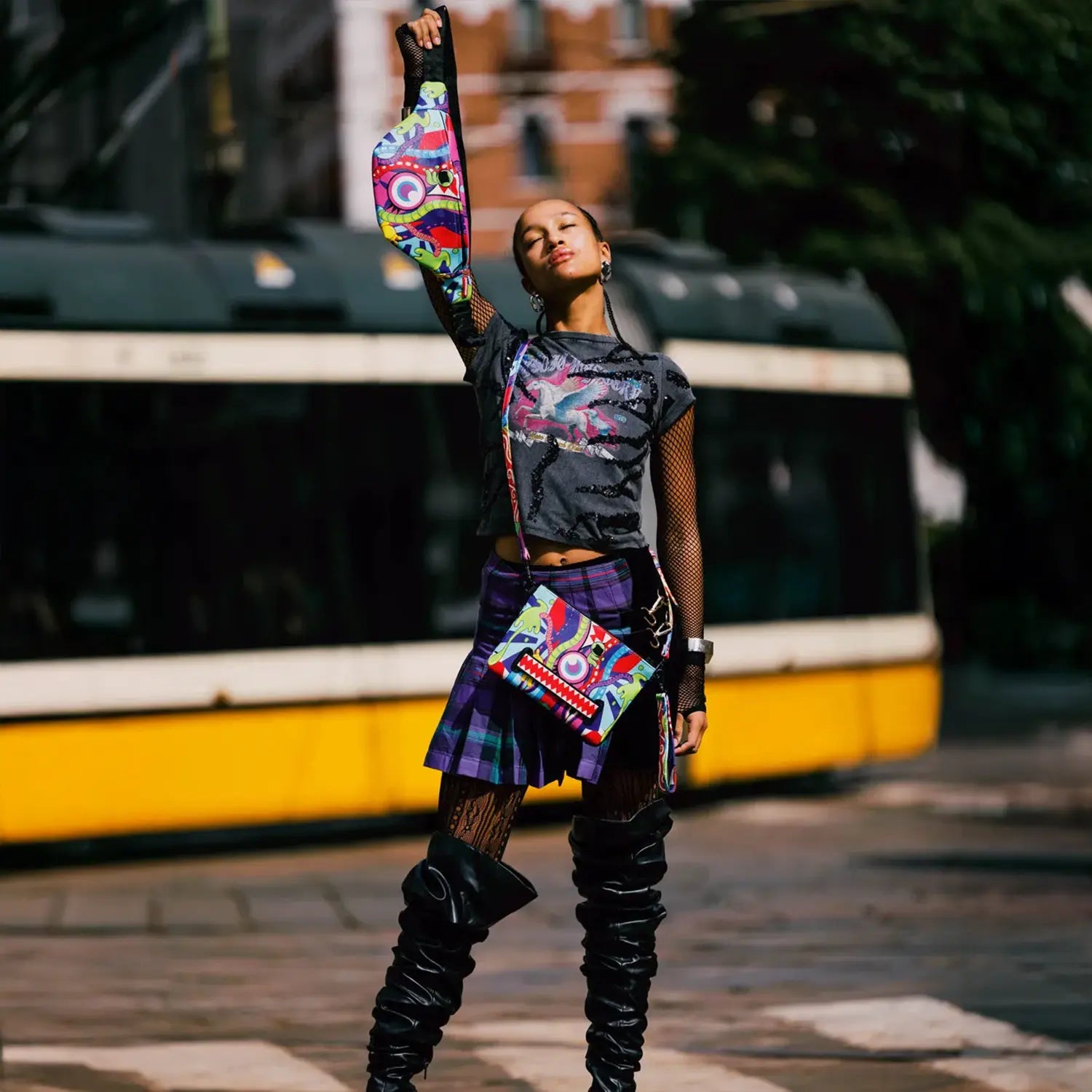 sprayground-mind-trip-2-0-savvy-crossbody-bag-b6846