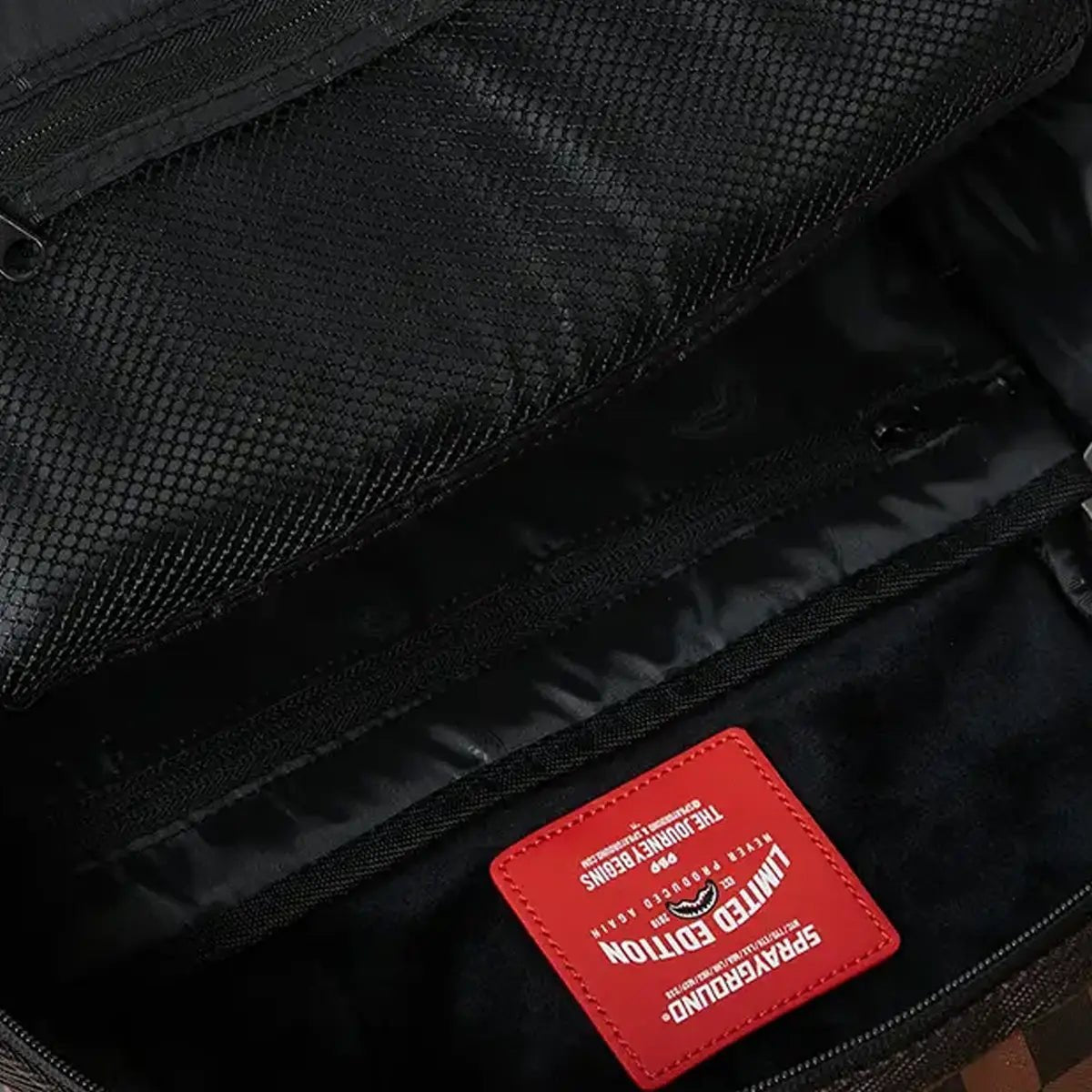 sprayground-sharks-in-paris-clear-for-takeoff-dlxsc-backpack-b5855-brnblk