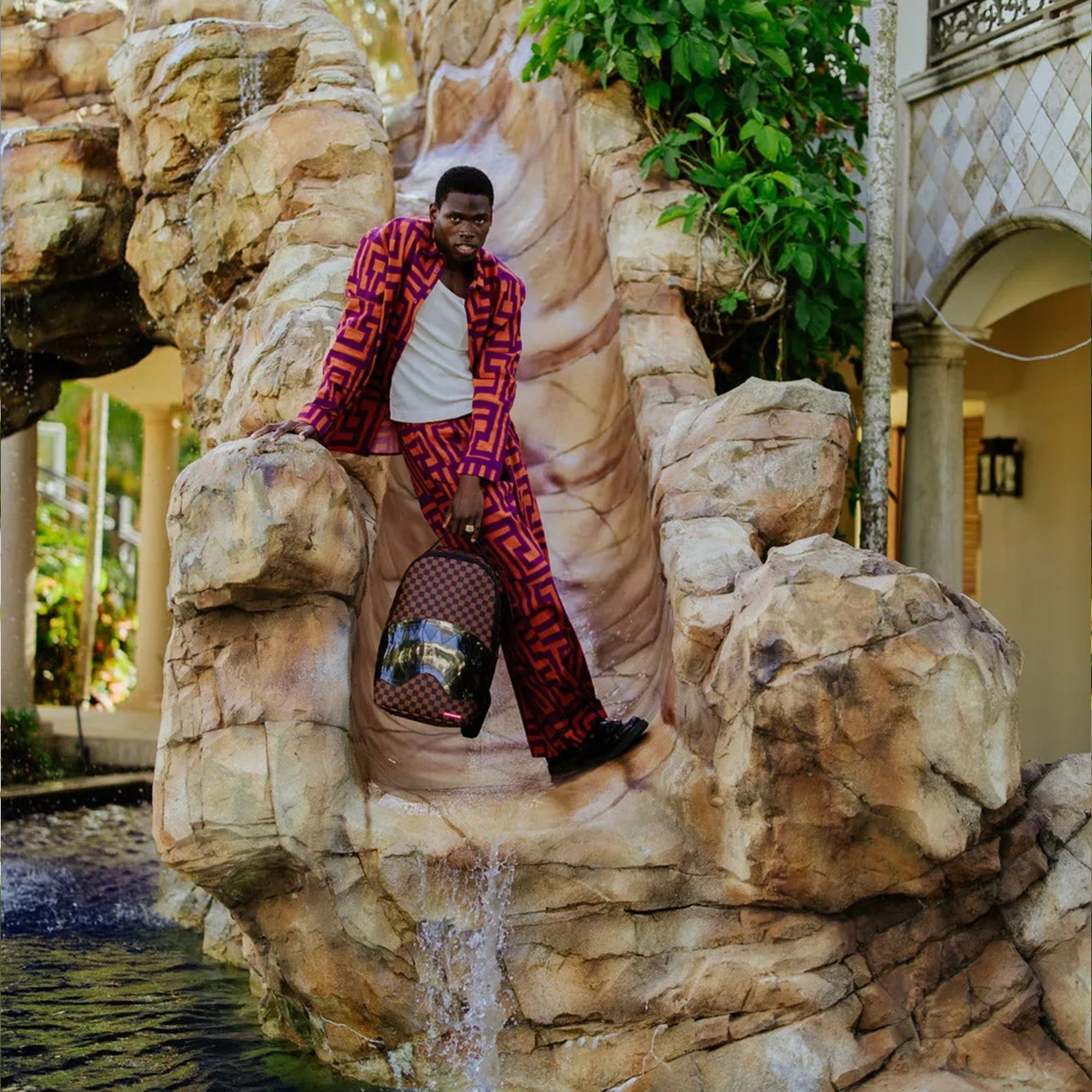 sprayground-sharks-in-paris-clear-for-takeoff-dlxsc-backpack-b5855-brnblk