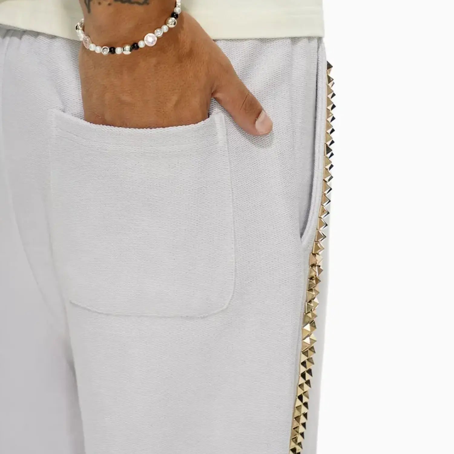 Men's Hand It Saturn Outfit