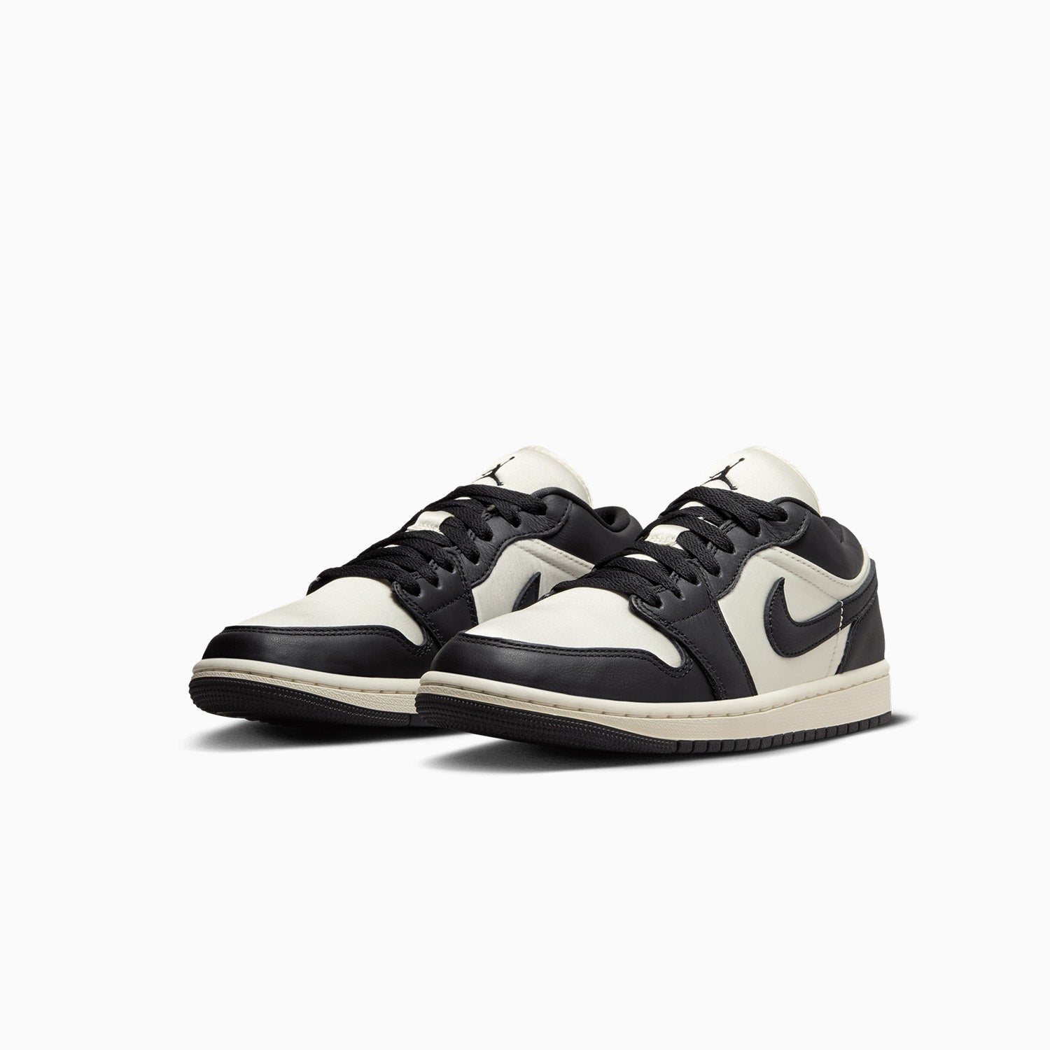 womens-air-jordan-1-low-se-vintage-panda-shoes-fb9893-101