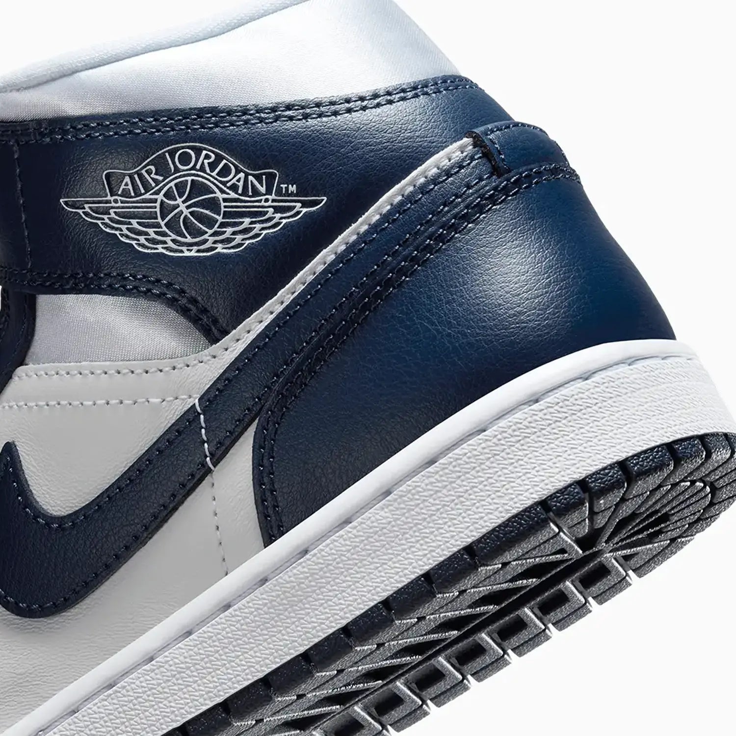 womens-air-jordan-1-mid-se-football-grey-shoes-fz8777-044