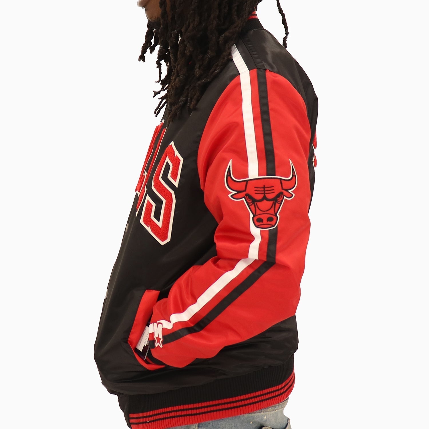 Starter Men's Chicago Bulls NBA Varsity Satin Jacket - Color: Black Red - Tops and Bottoms USA -