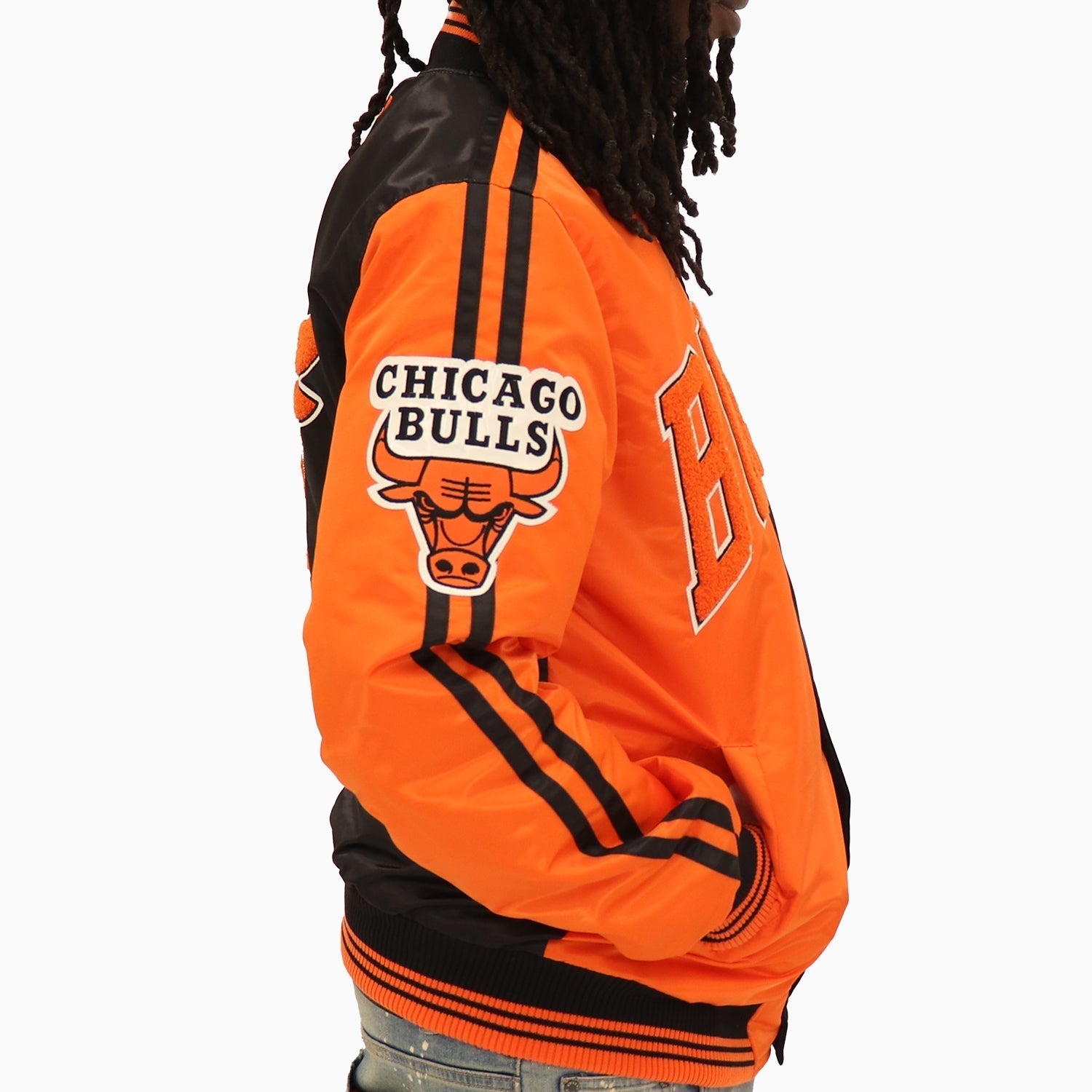 Starter Men's Chicago Bulls NBA Varsity Satin Jacket - Color: Black - Tops and Bottoms USA -