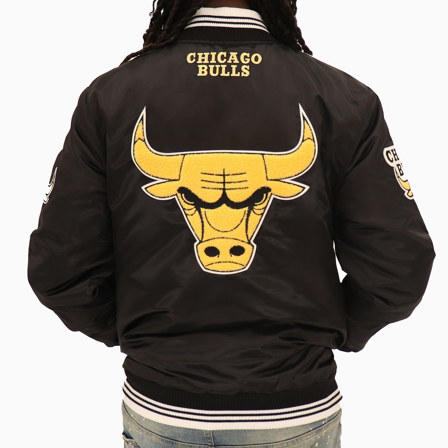 Starter Menâ€™s Chicago Bulls Varsity Satin Jacket NBA - Color: Gold - Tops and Bottoms USA -