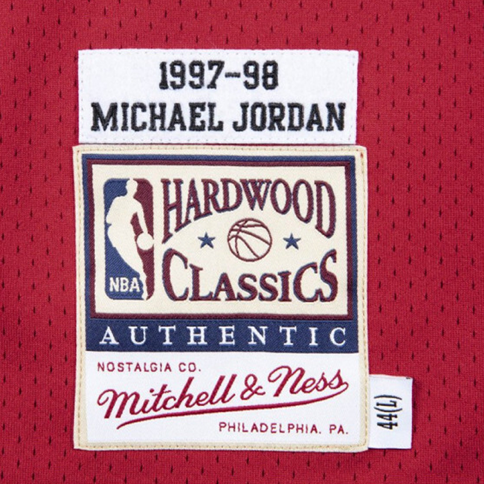 mitchell-and-ness-authentic-michael-jordan-chicago-bulls-nba-1997-98-jersey-ajy4cp19016-cbuunrd97mjo