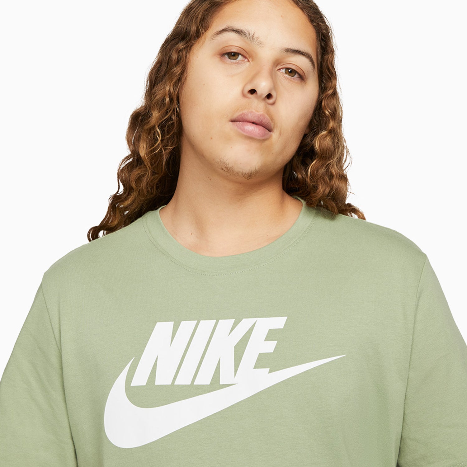 nike-mens-nike-sportswear-t-shirt-and-shorts-outfit-ar5004-386-bv2721-386