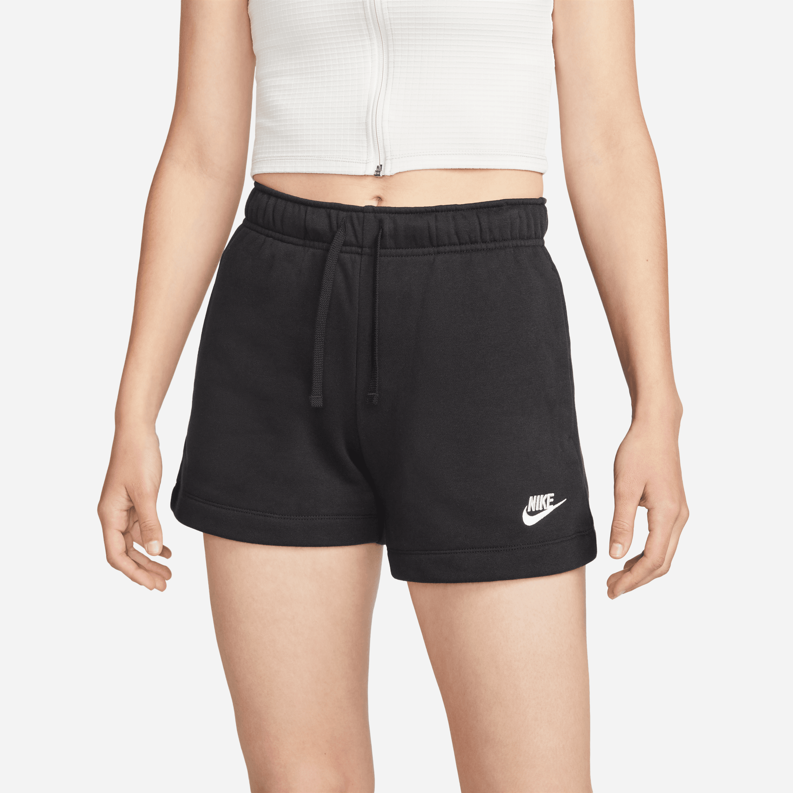 womens-nike-sportswear-club-essentials-outfit-dx7906-100-dq5802-010
