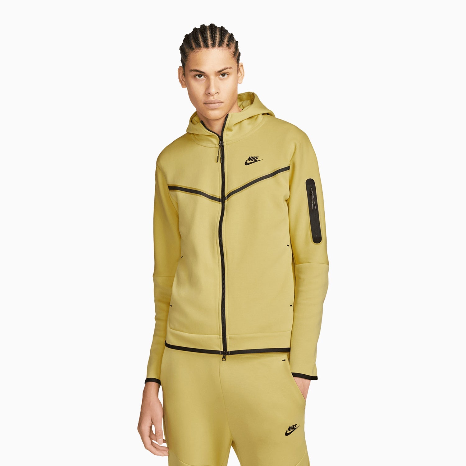 Mens tech tracksuit shop