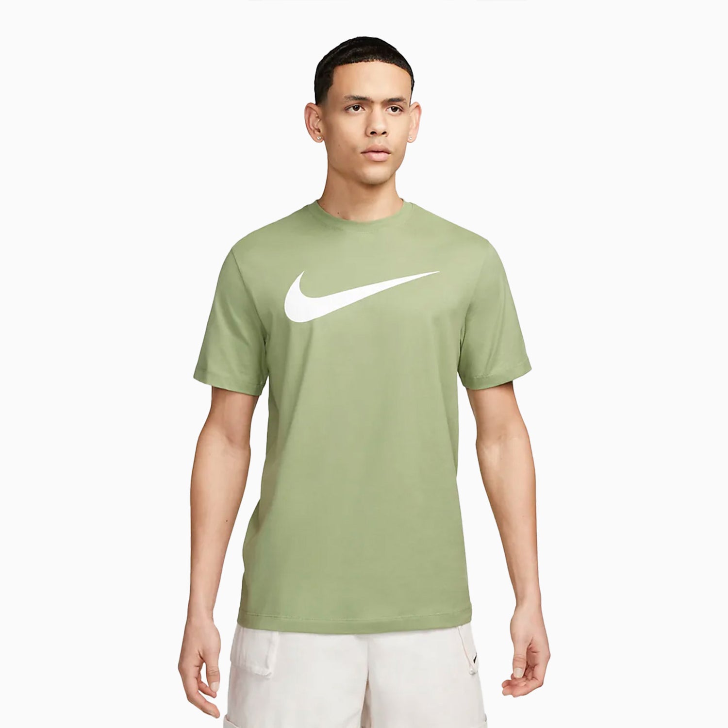 mens-nike-sportswear-t-shirt-and-shorts-outfit-dm6829-386-dc5094-386