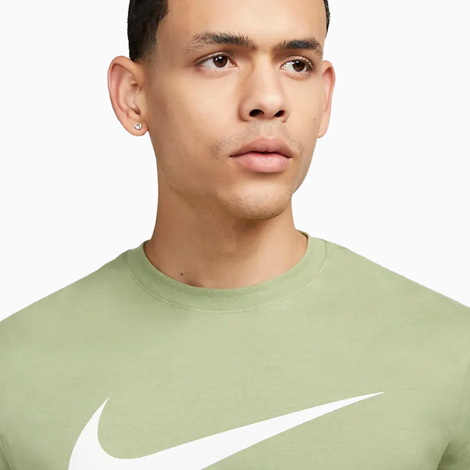mens-nike-sportswear-t-shirt-and-shorts-outfit-dm6829-386-dc5094-386