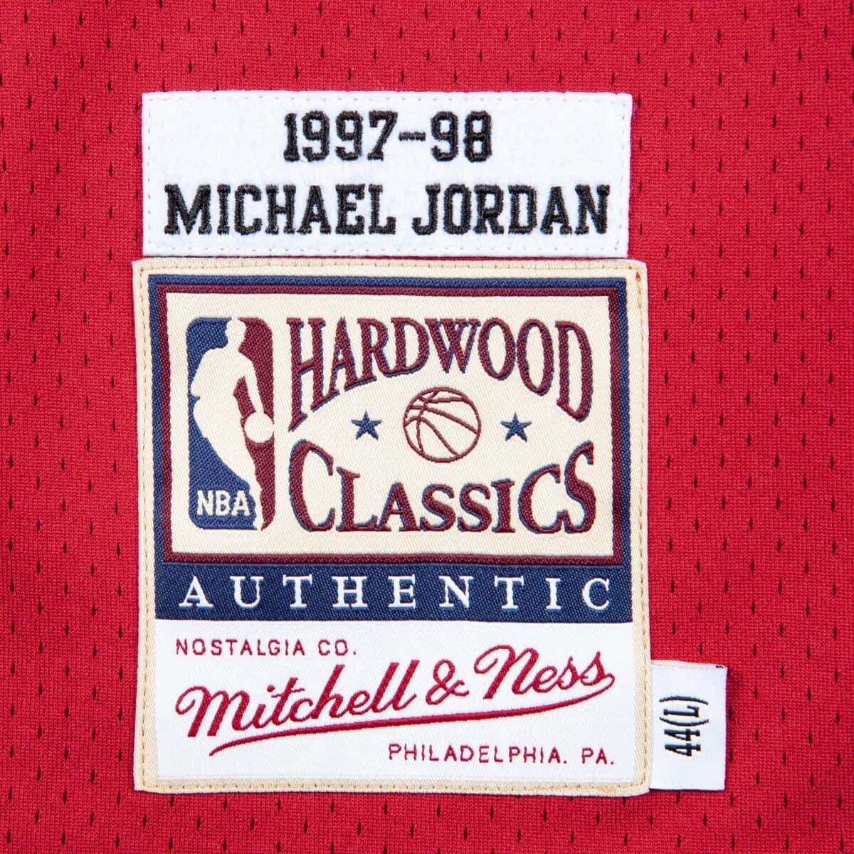 mitchell-and-ness-authentic-michael-jordan-chicago-bulls-road-nba-finals-1997-98-jersey-ajy4cp19016-cbuscar97mjo
